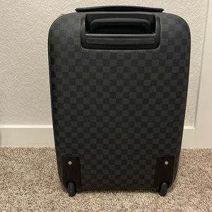 Louis Vuitton Carry on